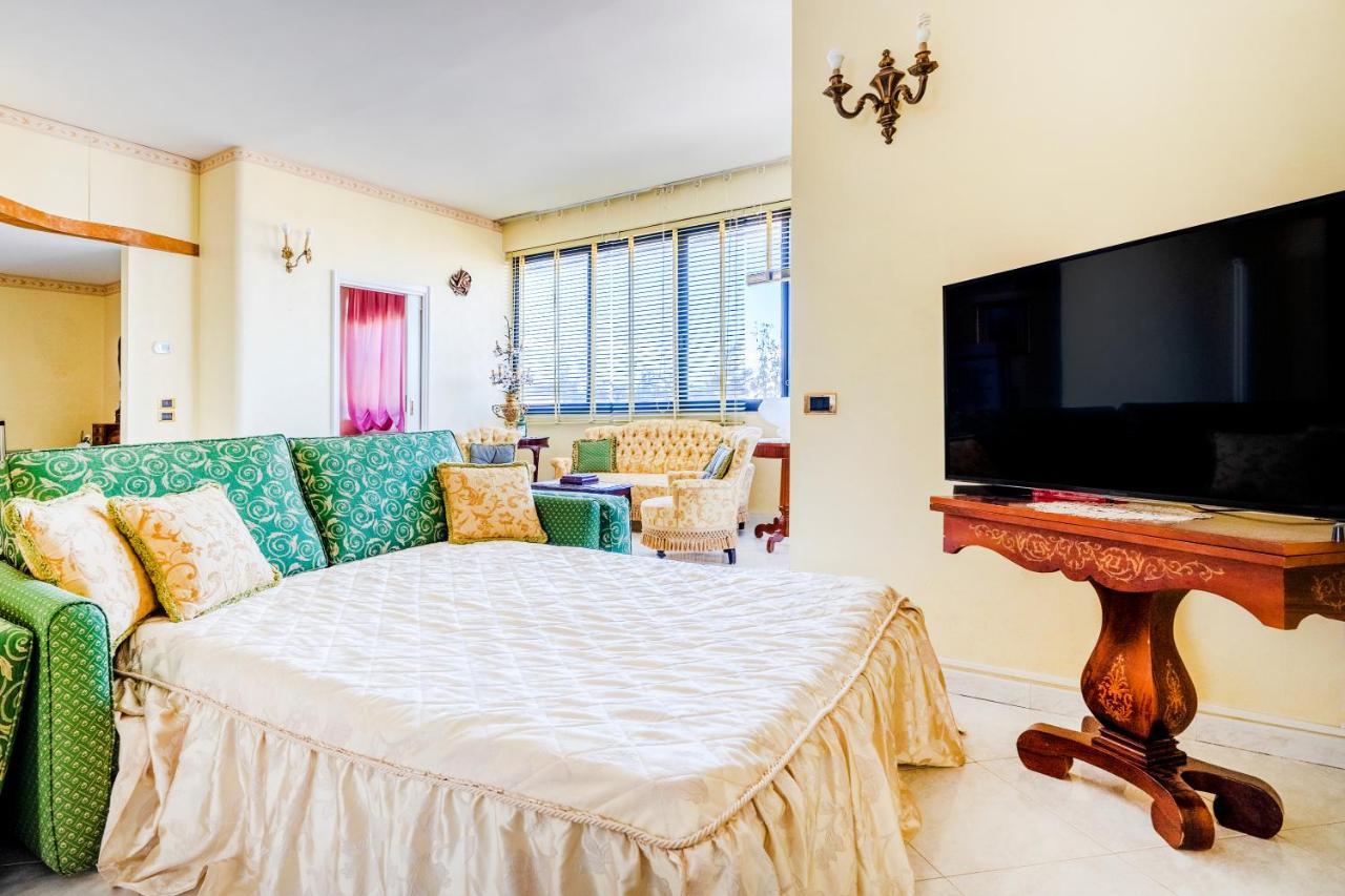 Grazia Attic Apartment With Terrace Trani Exterior foto
